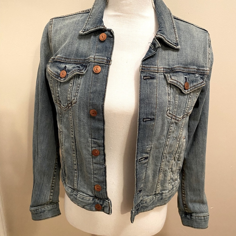 💕Auth💕 H &M blue denim jacket 
Size 8
Great condition see pics